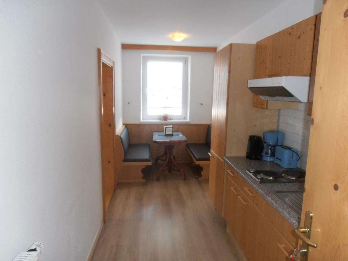 Restaurant Olympia & Apartments Берген Екстериор снимка